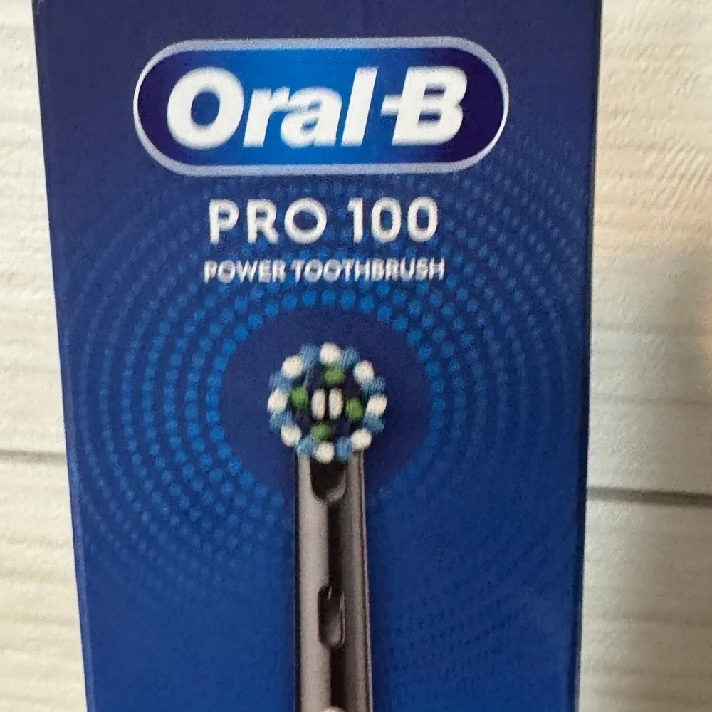 Oral-B Pro 100 Power Toothbrush CrossAction Battery Powered Black Oral Hygiene